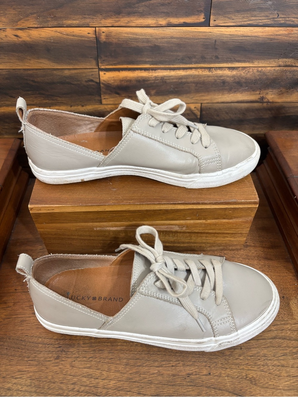 Lucky Brand Women's Beige Leather Lace-Up Sneakers